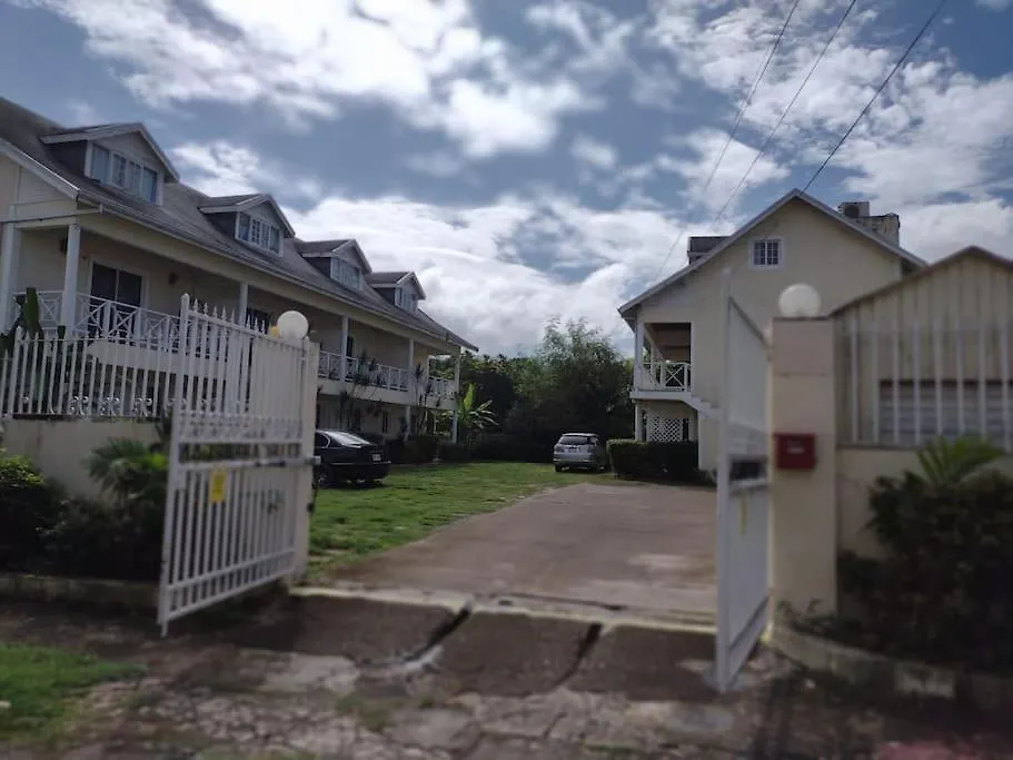 Club Caribbean Apartments Runaway Bay