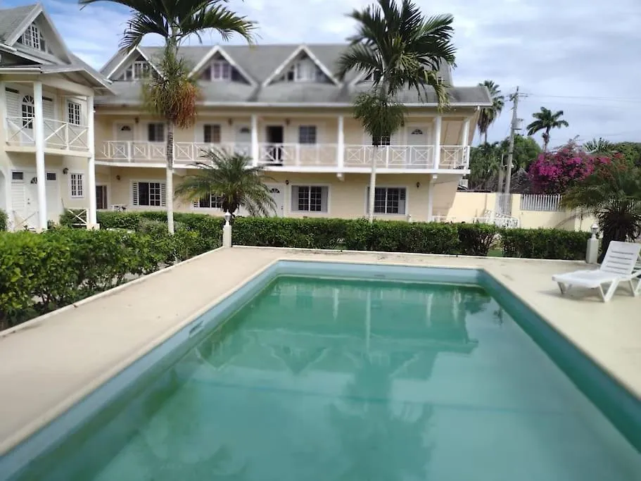 Club Caribbean Apartments Runaway Bay